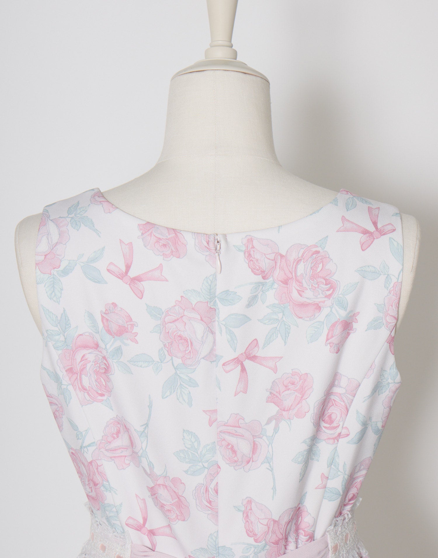 Rosy Floral Angelic onepiece – mellfy memory
