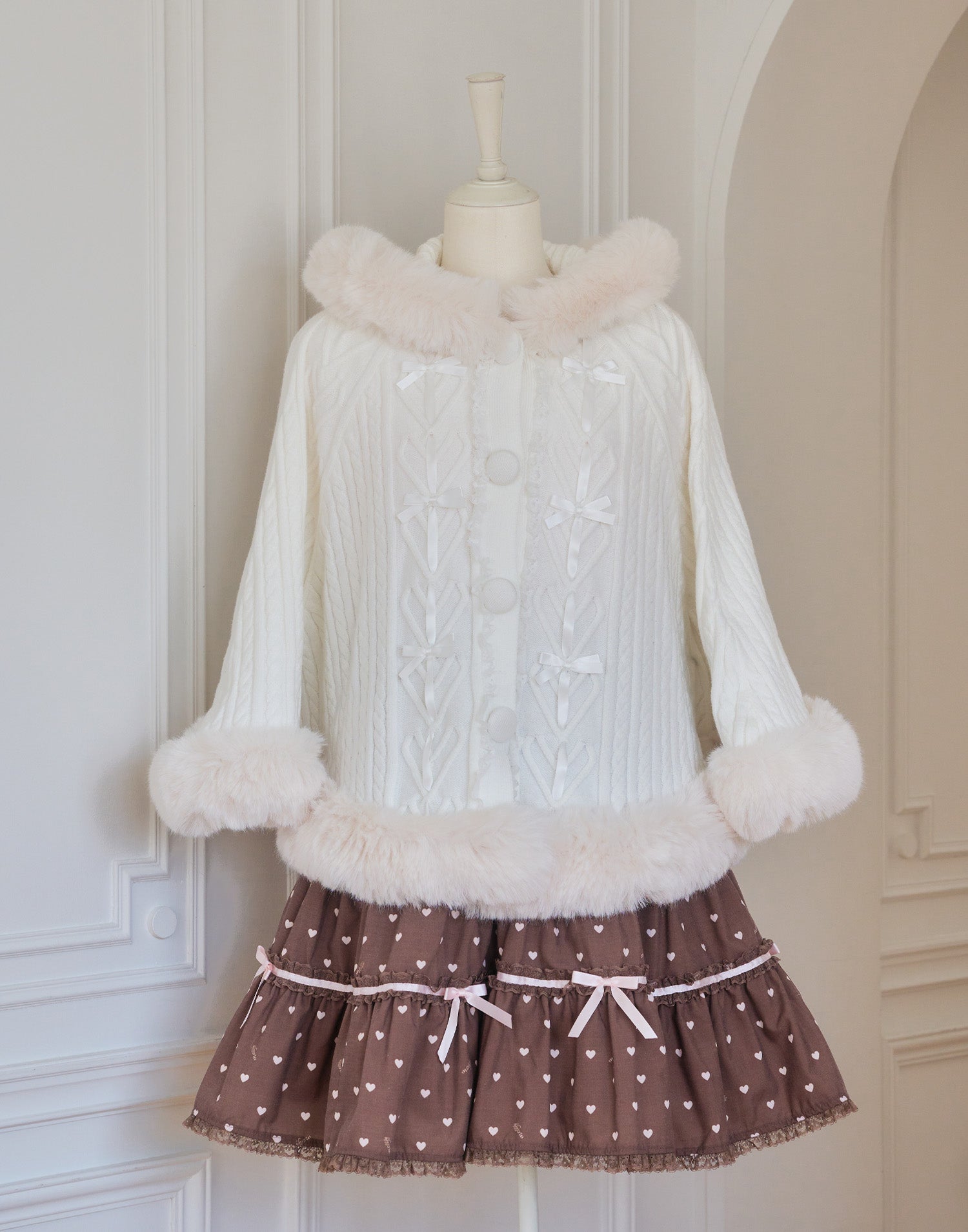 新品　mellfymemory ニットポンチョ Fluffy Meringue Ribbon ニットポンチョ – mellfy memory