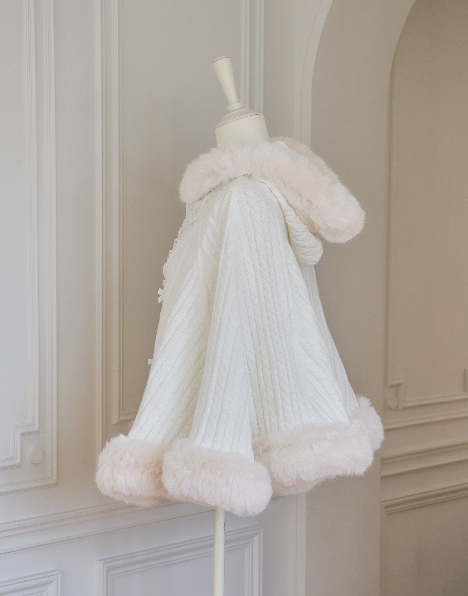 新品　mellfymemory ニットポンチョ Fluffy Meringue Ribbon ニットポンチョ – mellfy memory