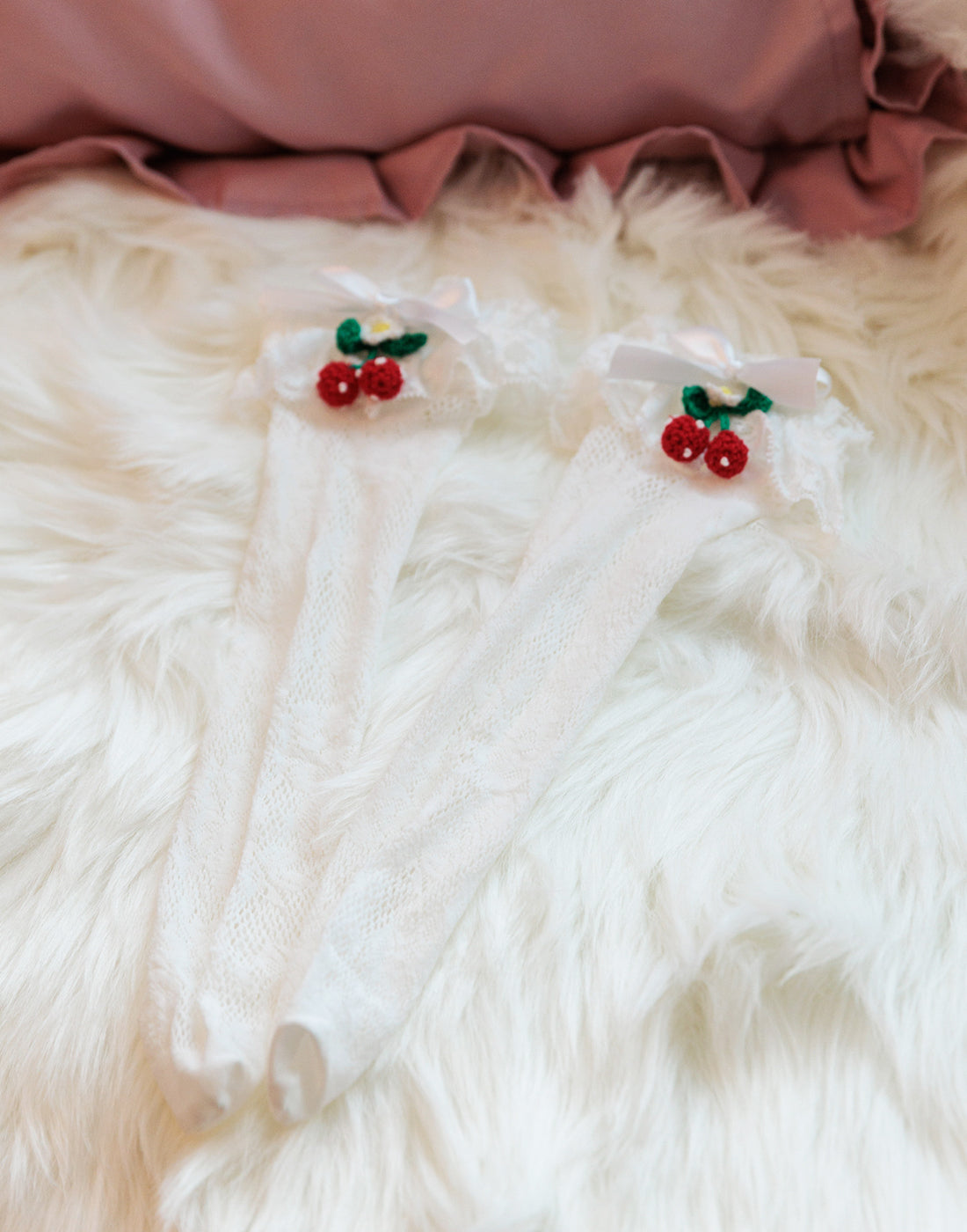 Strawberry lace ソックス ／ Lolime